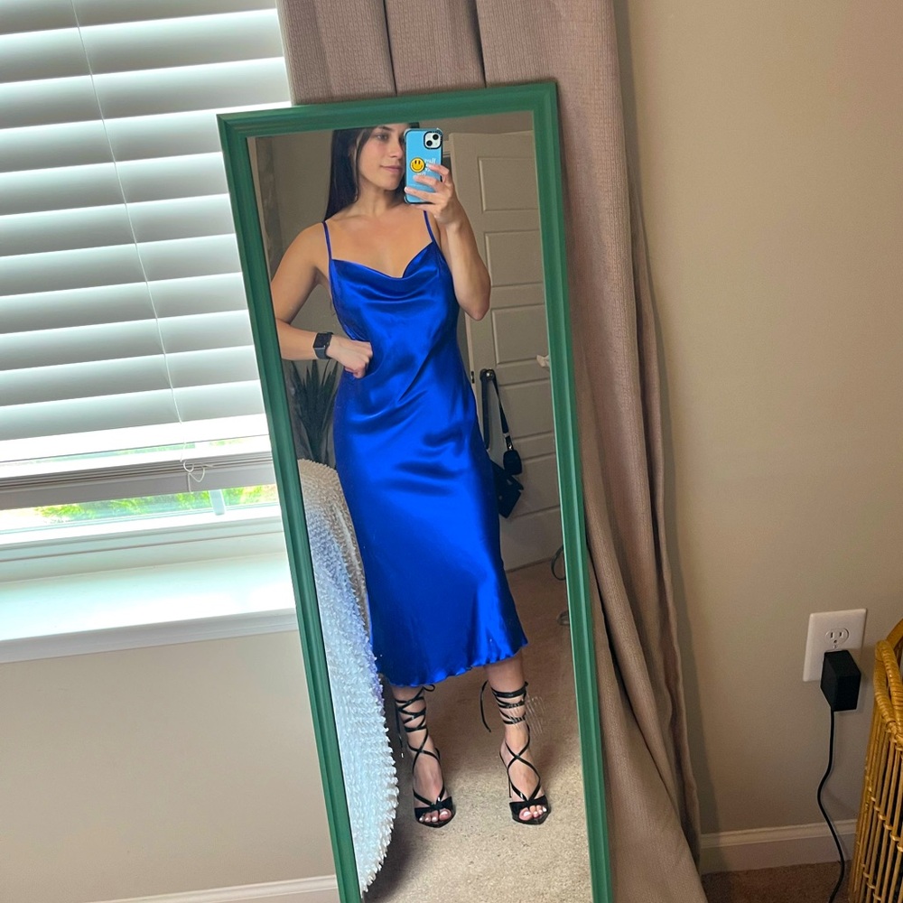 Bebe blue midi dress